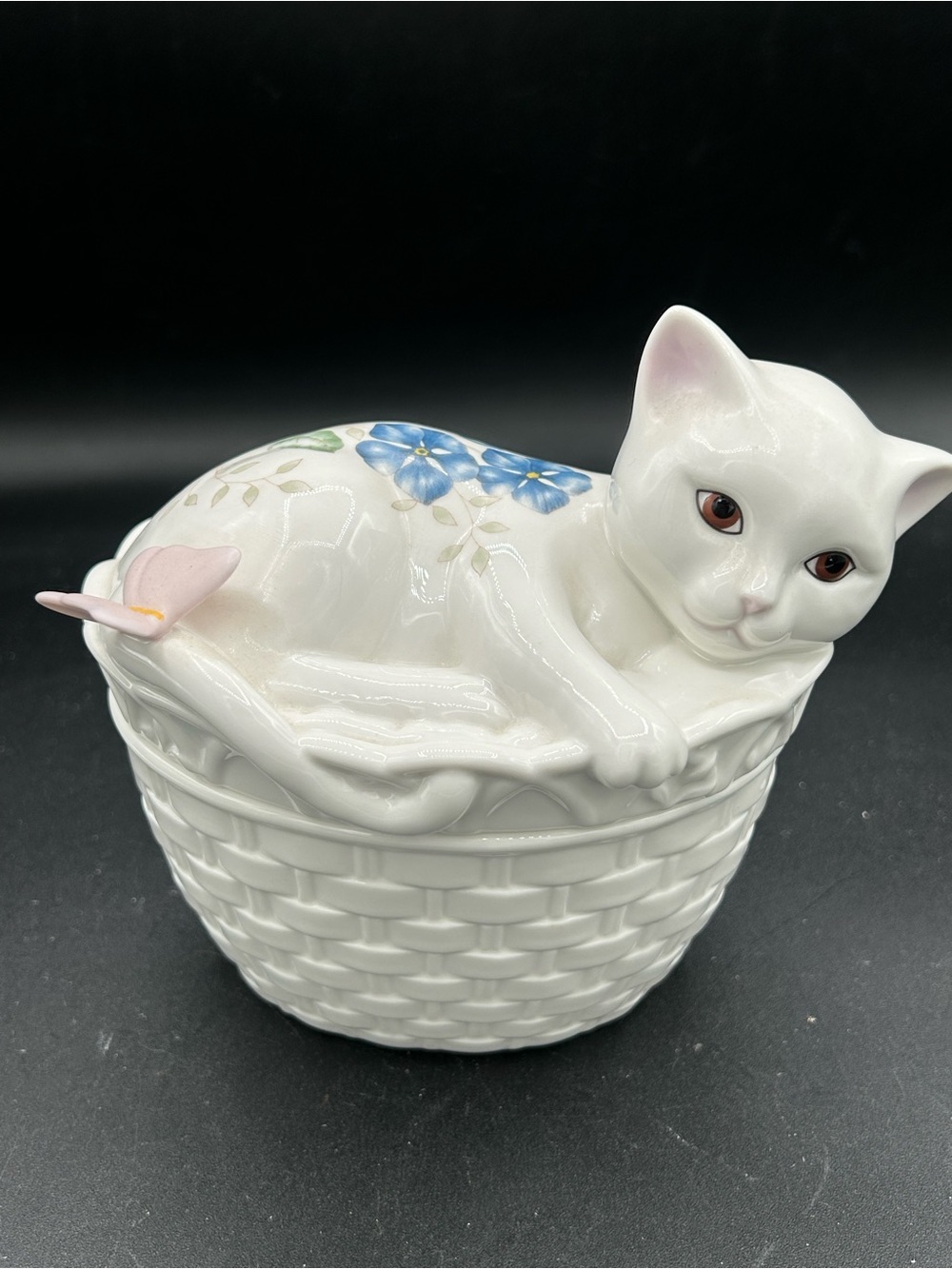 Lenox Butterfly Meadow White Ceramic Cat Woven Trinket Box - Like New